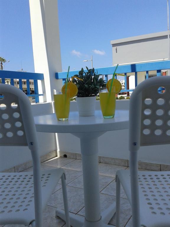 Paphos Ocean Blue Apartments מראה חיצוני תמונה