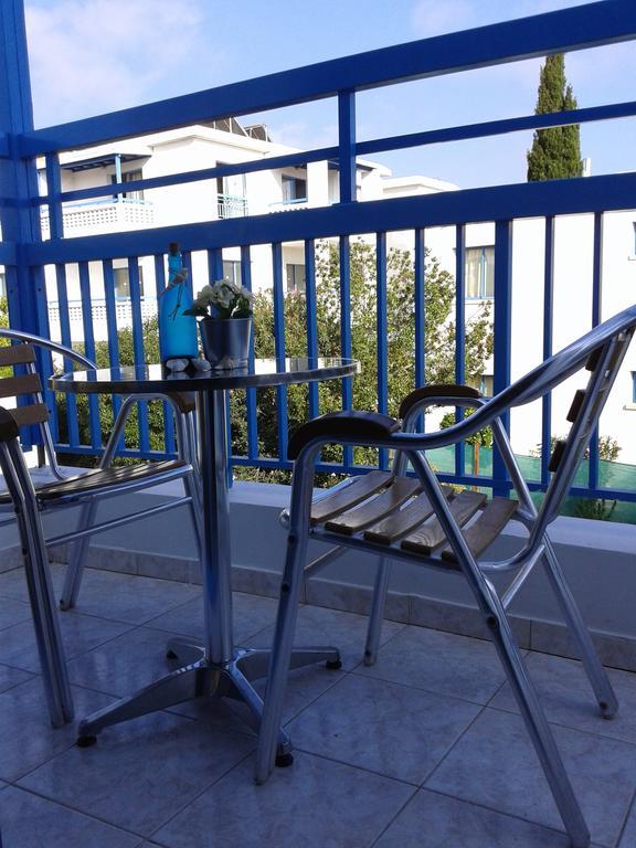 Paphos Ocean Blue Apartments מראה חיצוני תמונה