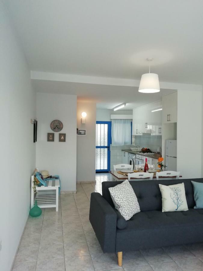 Paphos Ocean Blue Apartments מראה חיצוני תמונה